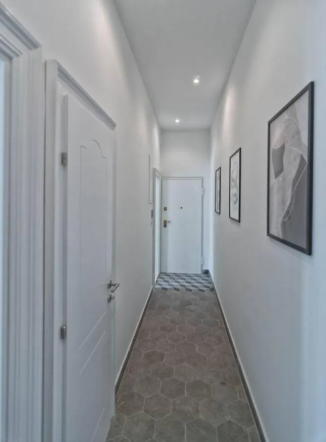 Style Room Freedom Split Apartment